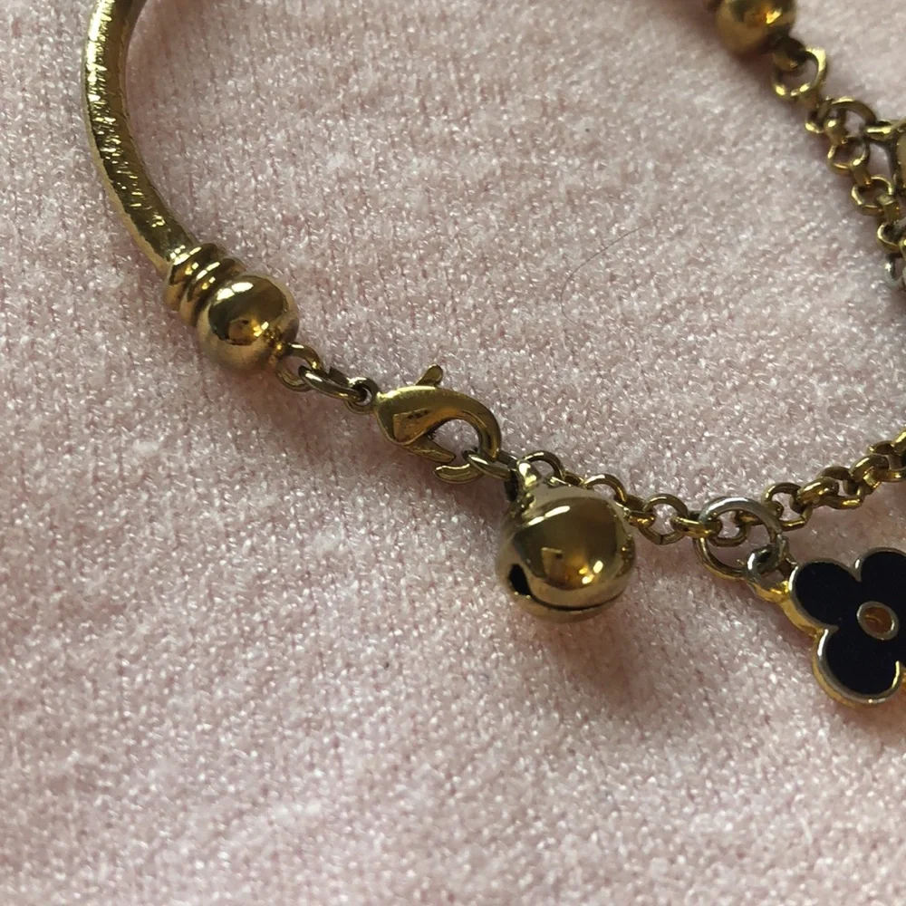 Cute bells and flowers bracelet
